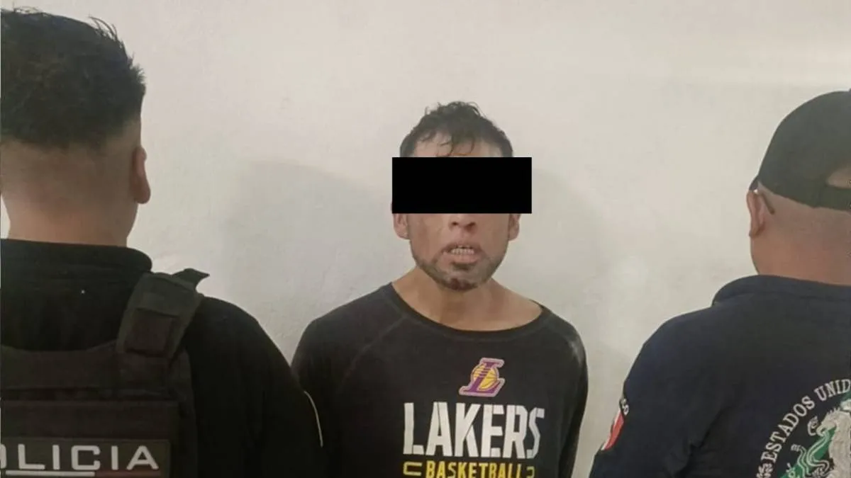 En Ecatepec detienen a sujeto por golpear a sus padres e incendiar su casa