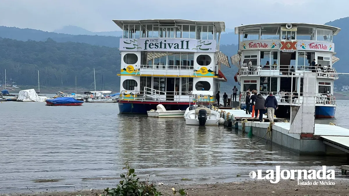 Pega turismo a Valle de Bravo ante descenso de nivel de la presa