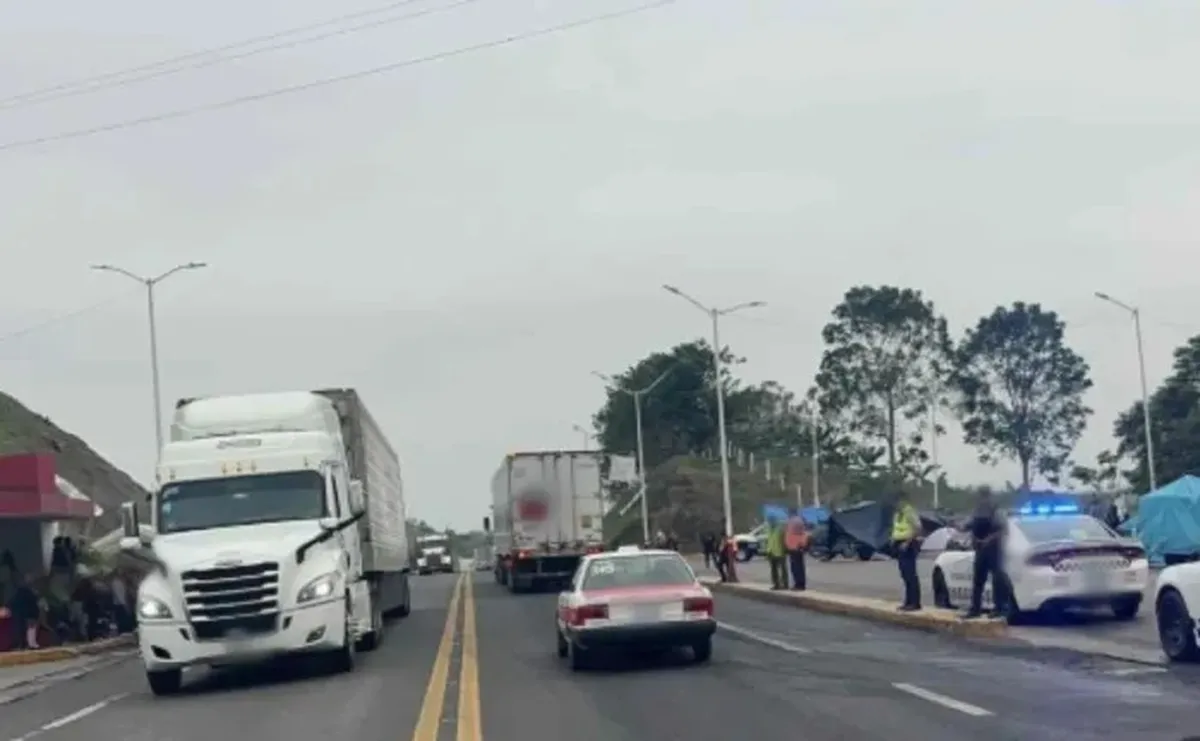 Se cancela bloqueos de transportistas , las manifestaciones siguen