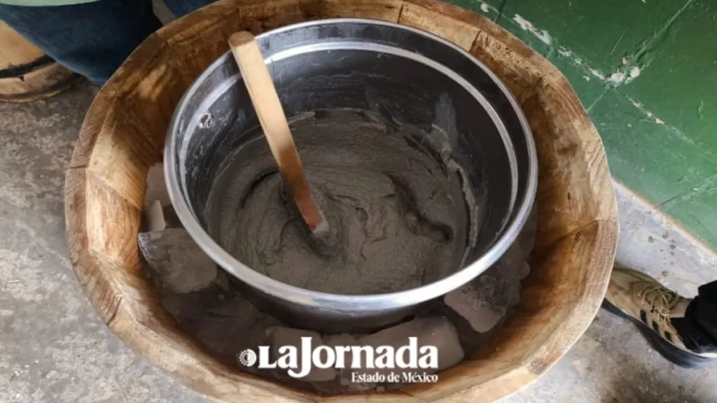 Familia de Chimalhuacán rescata sabores prehispánicos en sus nieves