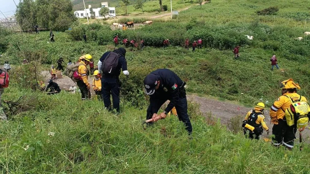 Sierra de Guadalupe: Hallan 5 posibles restos humanos y 150 prendas de vestir