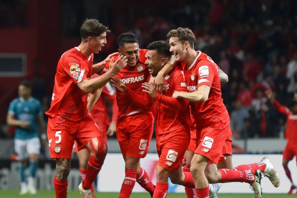 Foto de jugadores del Toluca, que enfrentarán a Herediano en vivo este jueves.
