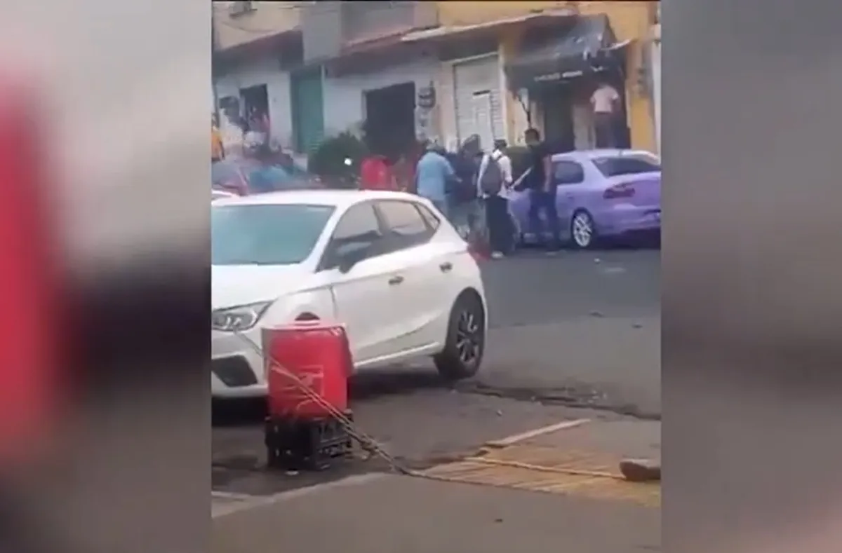 La Universidad Nacional Autónoma de México (UNAM) denunció que el ataque violento perpetrado por personas ajenas a la institución se ha convertido en una práctica recurrente de intereses oscuros. Foto: Captura
