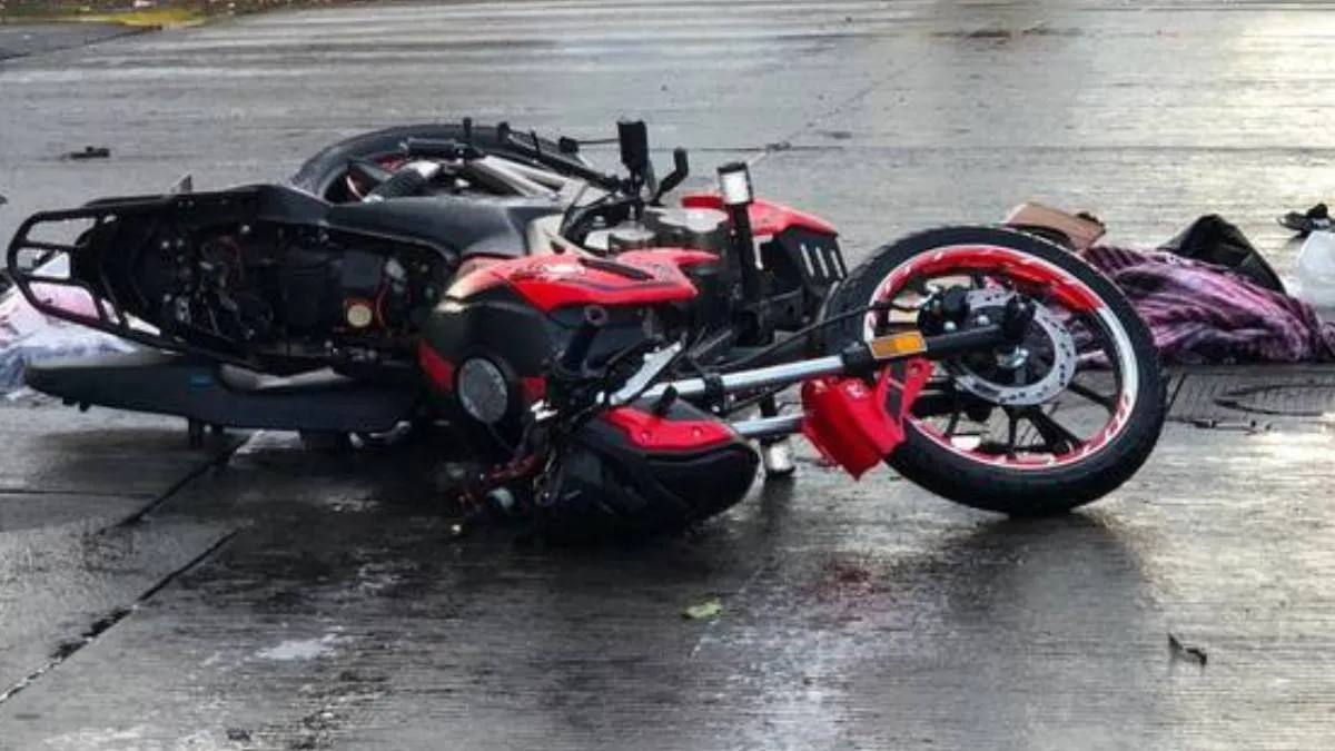 Muere motociclista sobre Paseo Tollocan, a la altura de San Mateo Atenco