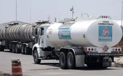 Según versiones del gremio gasolinero, el origen del problema estaría en la falta de pago a los arrendadores de pipas.