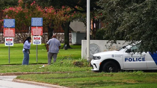 Mexicano fue herido de gravedad en tiroteo en ICE de Dallas, informa SRE