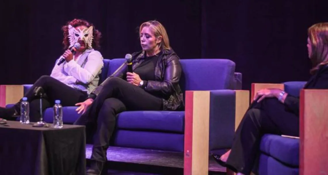 Princesa Sugehit y Amapola conversaron con estudiantes de la UNAM