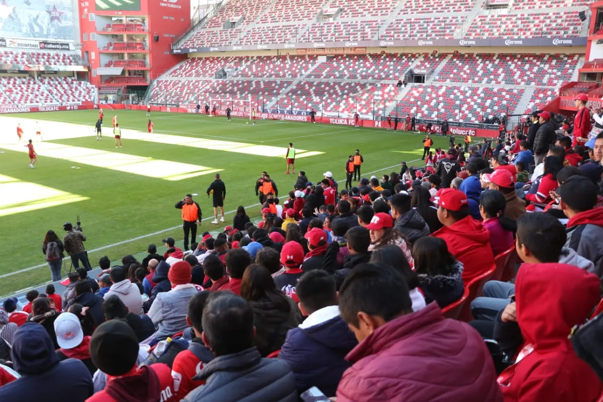 Día de Reyes: Más de 5 mil aficionados celebran en el Nemesio Díez
