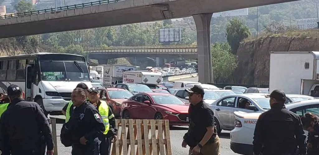 Izcalli acuerda mesa de diálogo con vecinos por licencias de construcción