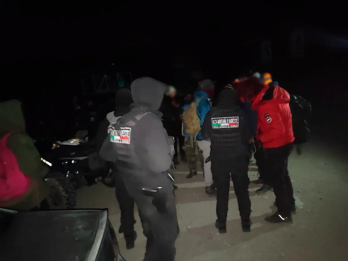 Policías localizan a 11 personas extraviadas en el Nevado de Toluca