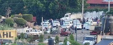 Los accesos por El Arco y El Fresno se encuentran cerrados por transportistas del sindicato temporalmente.