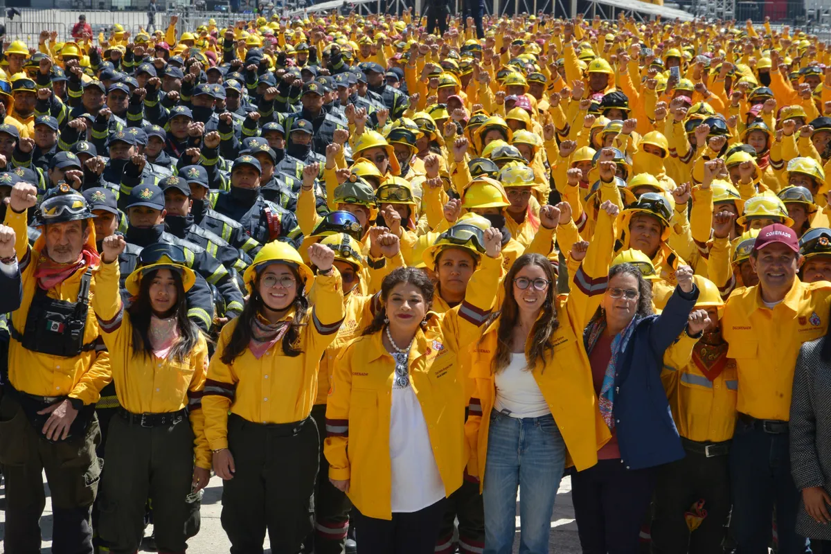 Clara Brugada refuerza combate a incendios forestales en CDMX