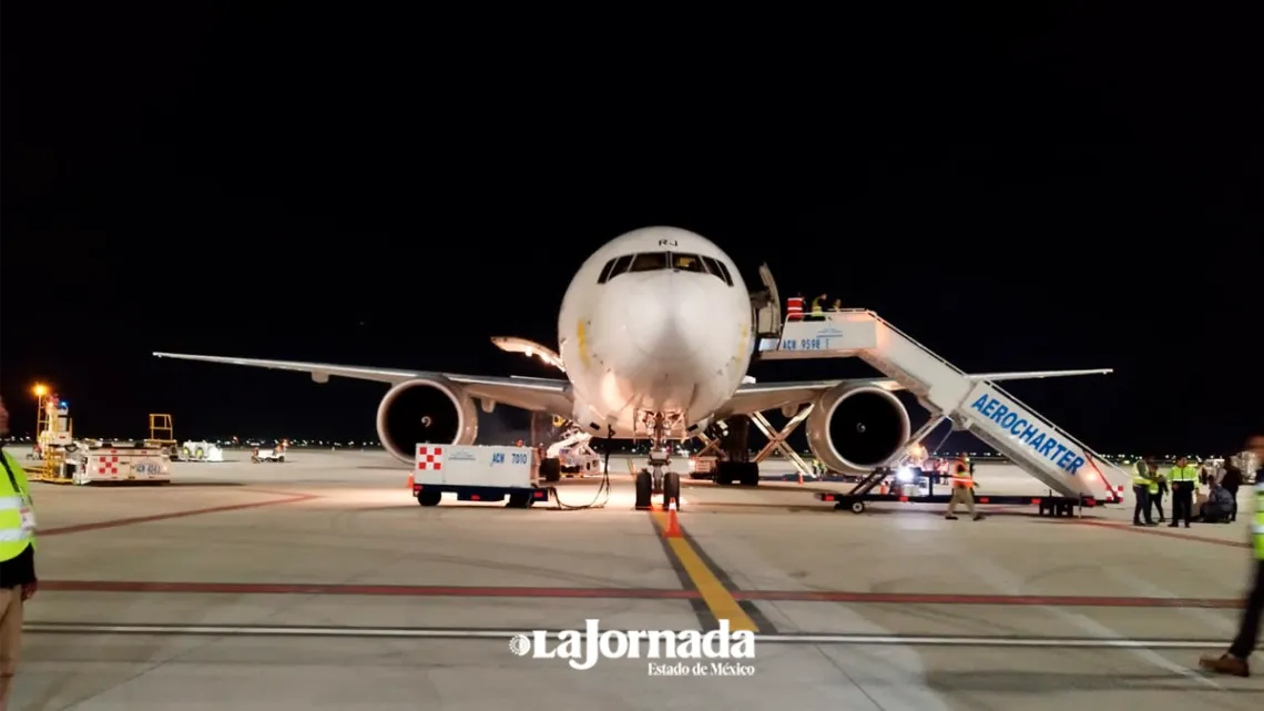 (VIDEO) Avión con ayuda humanitaria a Turquía despega desde el AIFA