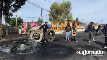 Mantienen ejidatarios bloqueo en Nextlalpan tras agresión militar