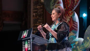 Clara Brugada llama a derribar muros y tejer unidad entre naciones