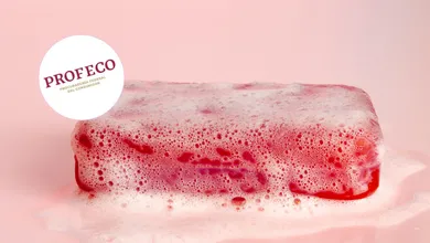 El jabón Botanícal Spa Frutos Rojos, el más recomendado por Profeco y la IA, cuesta solo 9 pesos en Tiendas 3B.