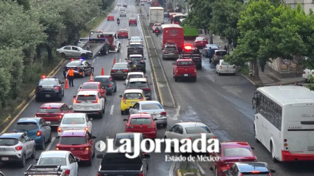 Accidente en Paseo Tollocan complica la circulación en Toluca hoy 25 de mayo