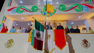 ¡Viva Badiraguato! ¡Viva Sinaloa! ¡Viva México! José Paz López encabeza el tradicional Grito de Independencia 