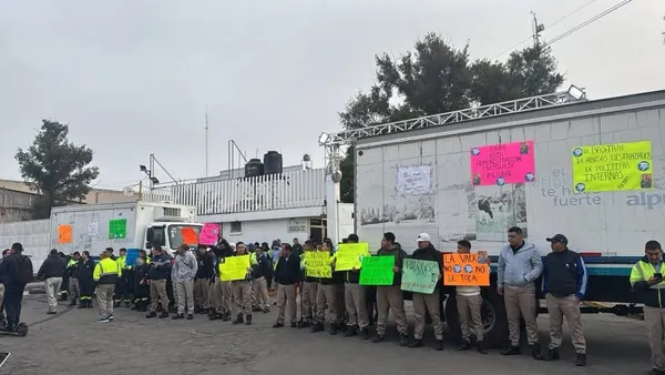 Elementos de seguridad acudieron al lugar para mediar, sin que se registraran enfrentamientos.