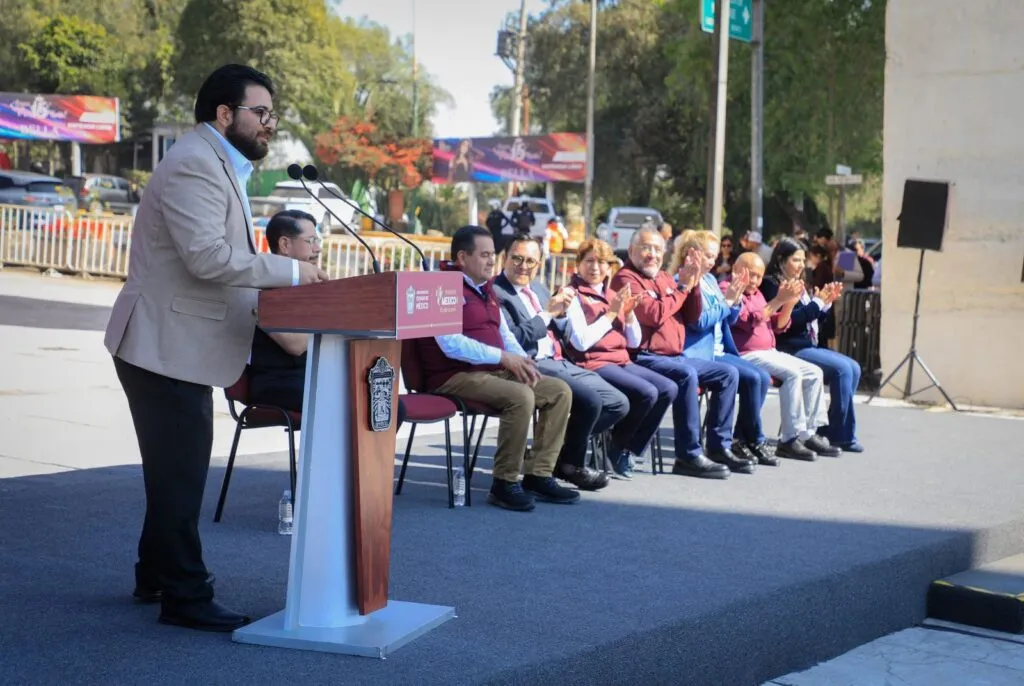 Acompaña alcalde Isaac Montoya a la gobernadora Delfina Gómez a banderazo de la rehabilitación integral del Periférico Norte