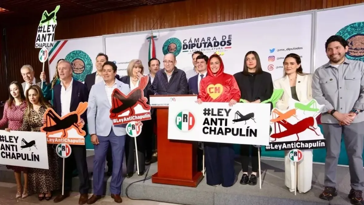 La iniciativa busca impedir que los diputados plurinominales cambien de partido y conserven su curul.