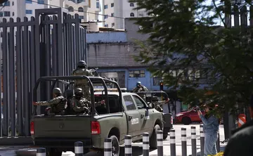 Acusan extorsiones de elementos de seguridad a negocio en Zinacantepec