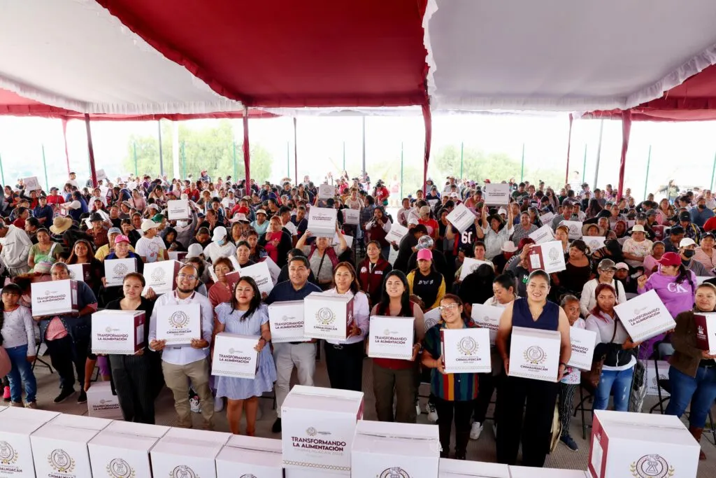 Xóchitl Flores entrega más de 1,300 canastas alimentarias en los Ejidos de Santa María