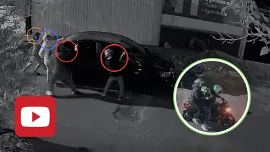 El momento exacto en que destrozan auto en la Agrícola Oriental, Iztacalco.