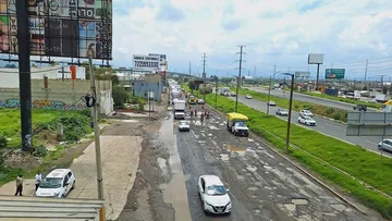 México- Toluca: Realizan obras de bacheo a la altura de San Mateo Atenco