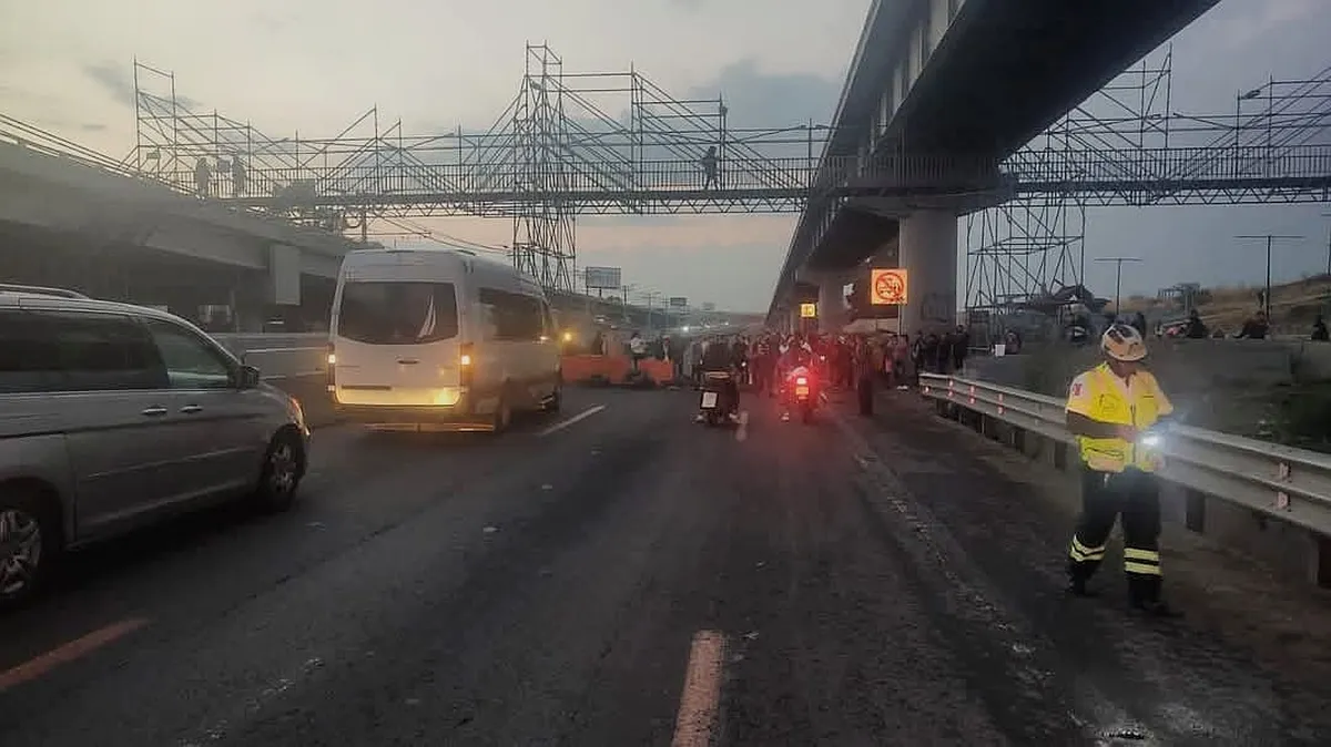 Vecinos amenazan con impedir inauguración de trolebús Chalco-Santa Martha
