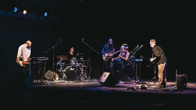 PIE DE FOTO:La nueva etapa de iNFiNiTO combina improvisación, tecnología y experimentación para ofrecer una propuesta musical en constante transformación. Foto Rafael Arriaga