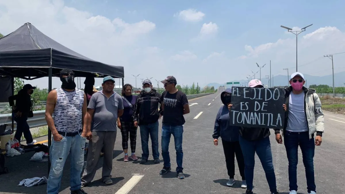 Se cumplen ocho horas de bloqueo hacía AIFA en Tonanitla