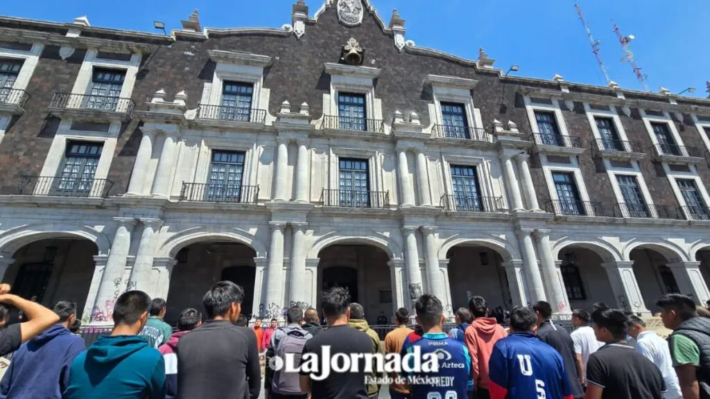 Normalistas de Tenería buscan audiencia por cese “arbitrario” de directivos