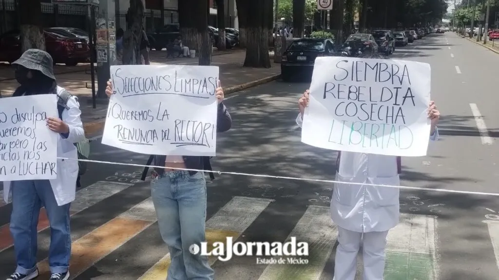 #Potrogate | Universitarios marcharon para exigir la renuncia del rector de la Uaeméx