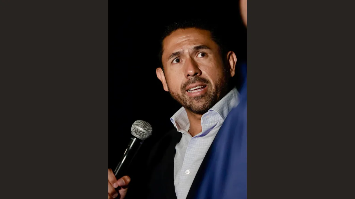 Empresarios tratan de avanzar en el uso de energías verdes para frenar pérdidas por apagones