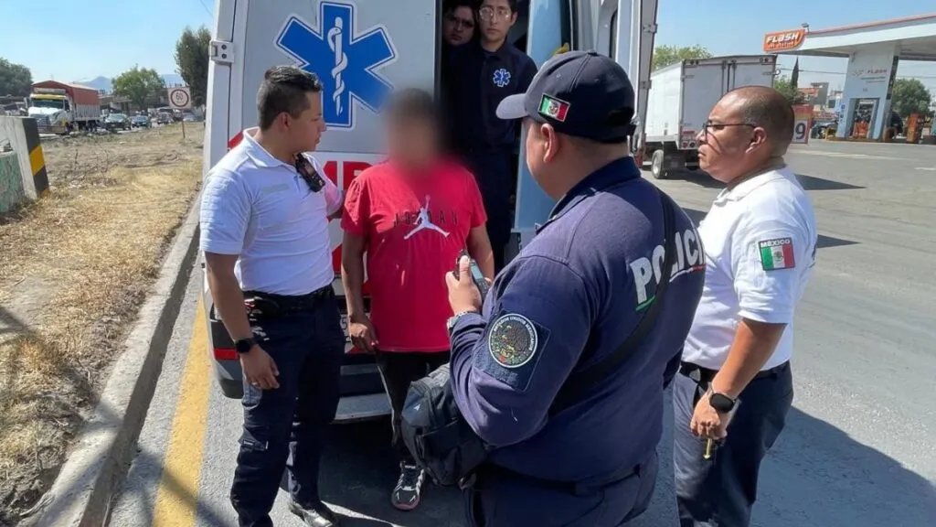 Hombre intenta arrojarse de torre en Ecatepec y las autoridades lo rescatan [VIDEO]