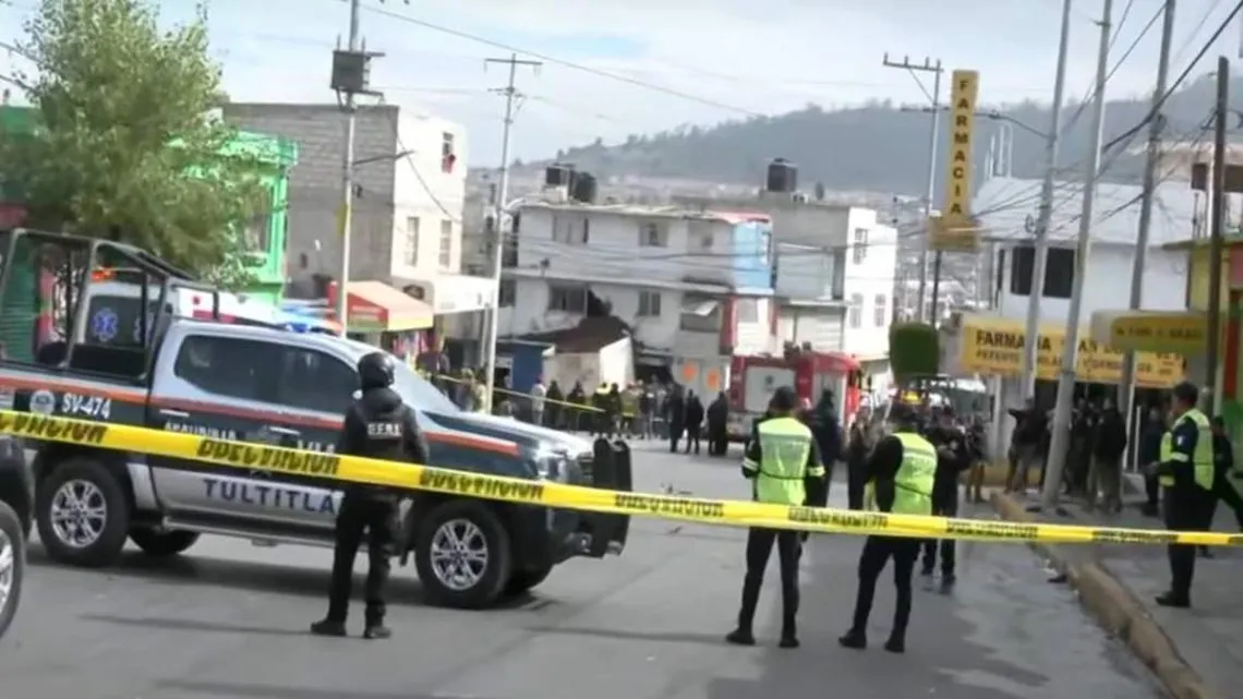 Tultitlán: Dos muertos y tres lesionados dejó una unidad de carga que se quedó sin frenos