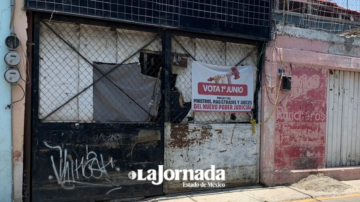 Vinilonas con colores de Morena invitan a votar en Elección Judicial en el Edomex