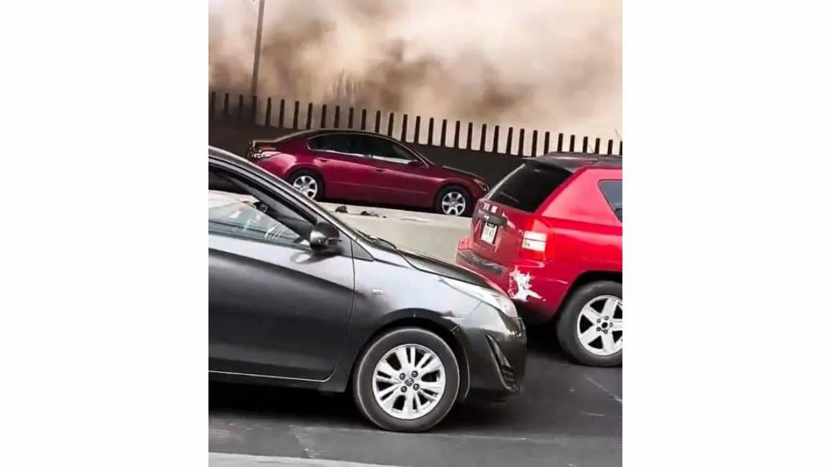 Se registra el incendio de pastizales a un costado de la autopista México Querétaro
