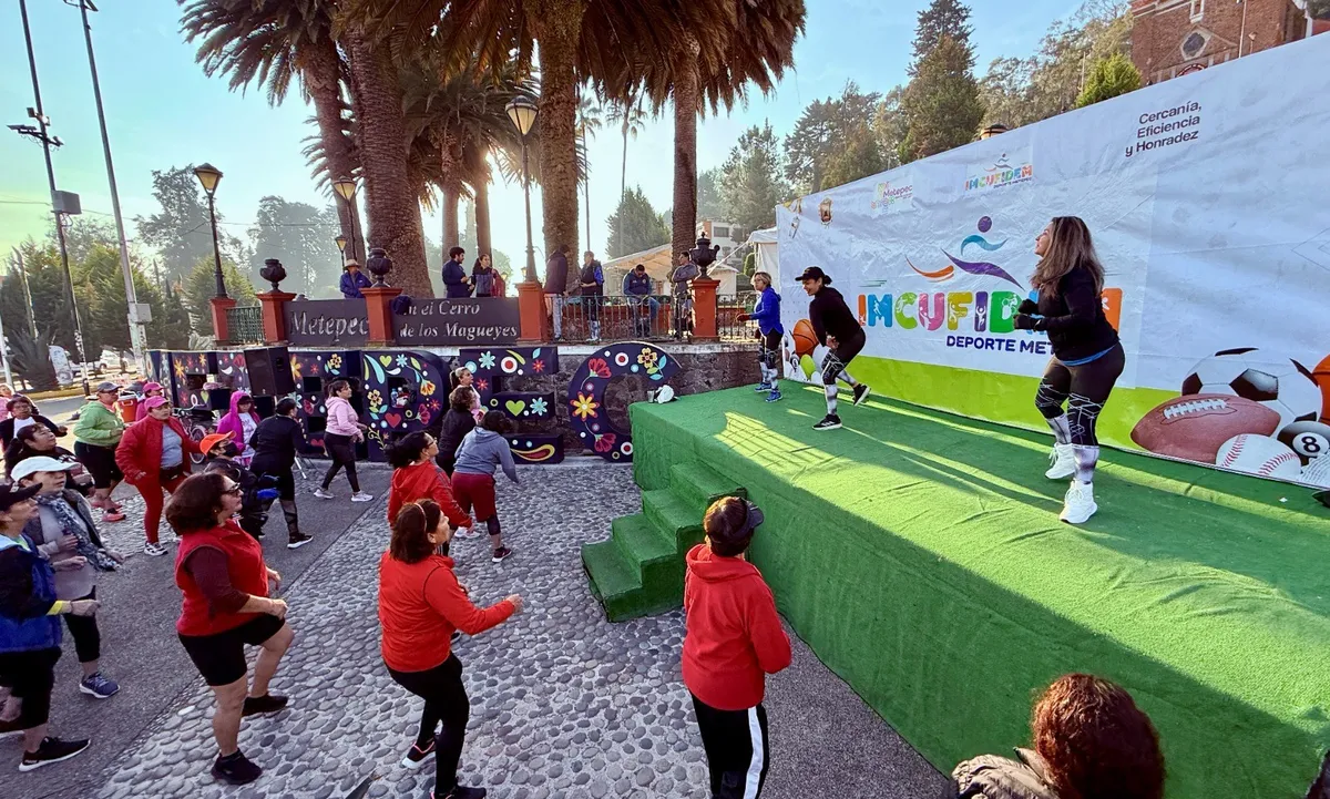 Metepec se activa con la “Zumba Navideña”