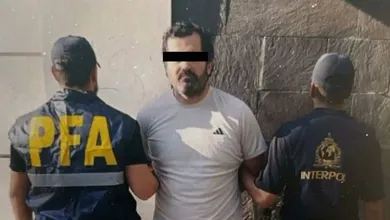 Fernando Farías Laguna es extraditado de Argentina a México para enfrentar acusaciones por su presunta participación en una red de contrabando de combustible.