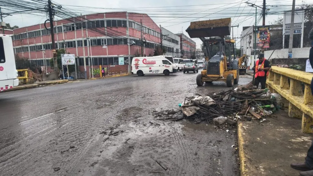 Naucalpan atiende afectaciones del desbordamiento del Río Hondo