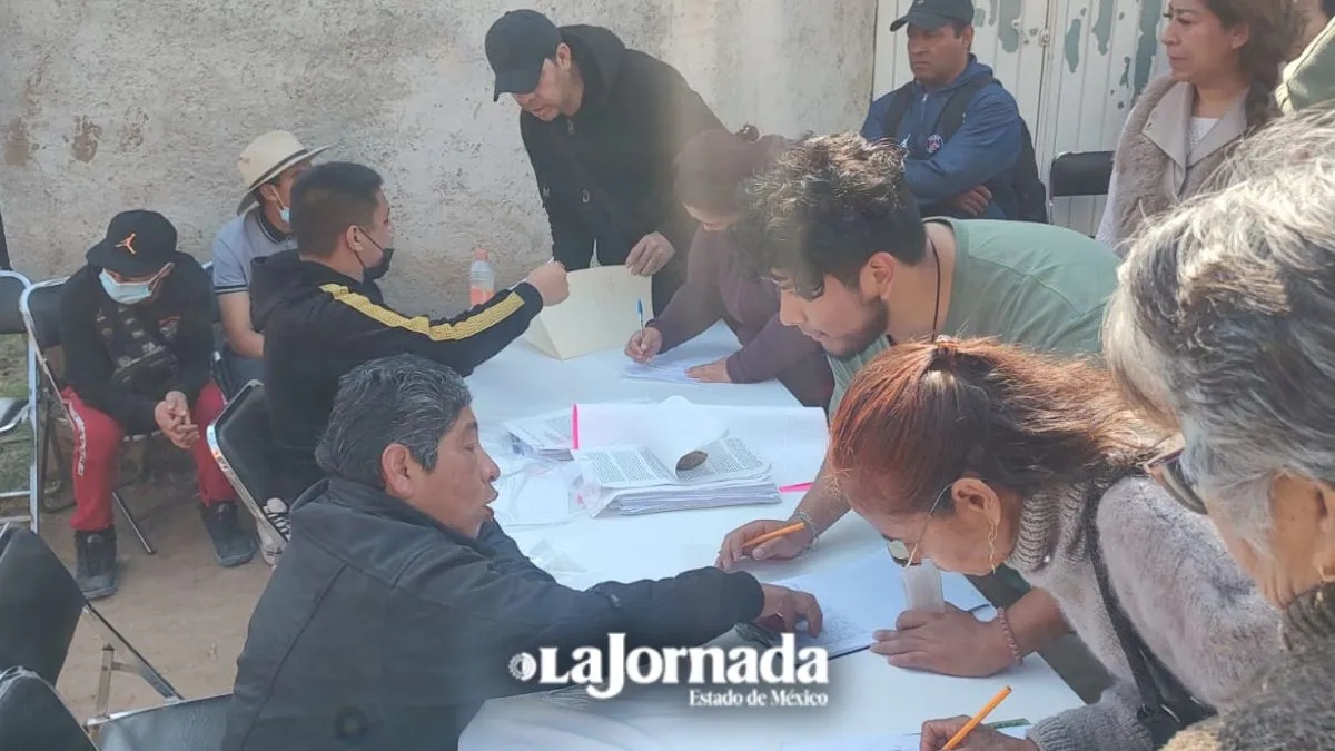 Continúan recolectando firmas para intervención del IEEM en colonia Fimesa, Tultitlán.