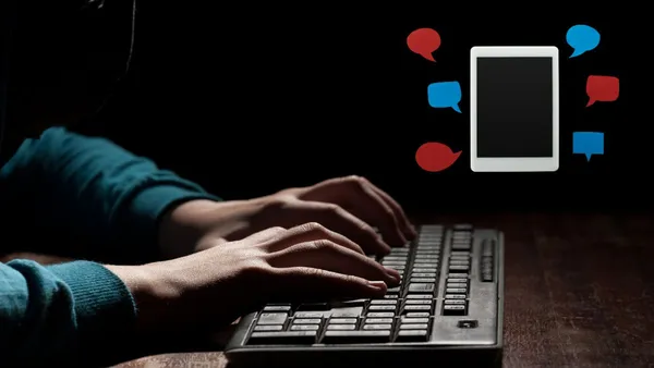 El acoso digital no distingue cargos; los maestros también son víctimas: el ciberbullying afecta su salud mental y su autoridad en el aula.