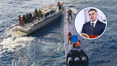 Elementos de la Marina interceptan semisumergible con cuatro toneladas de droga en el Pacífico mexicano.