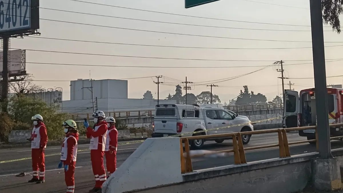 Mujer pierde la vida tras ser atropellada en la carretera Toluca-México