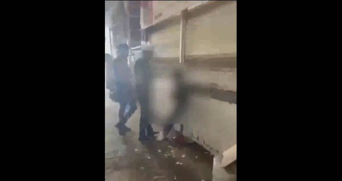 VIDEO: Agreden a mujer discapacitada y los castigan con tablazos