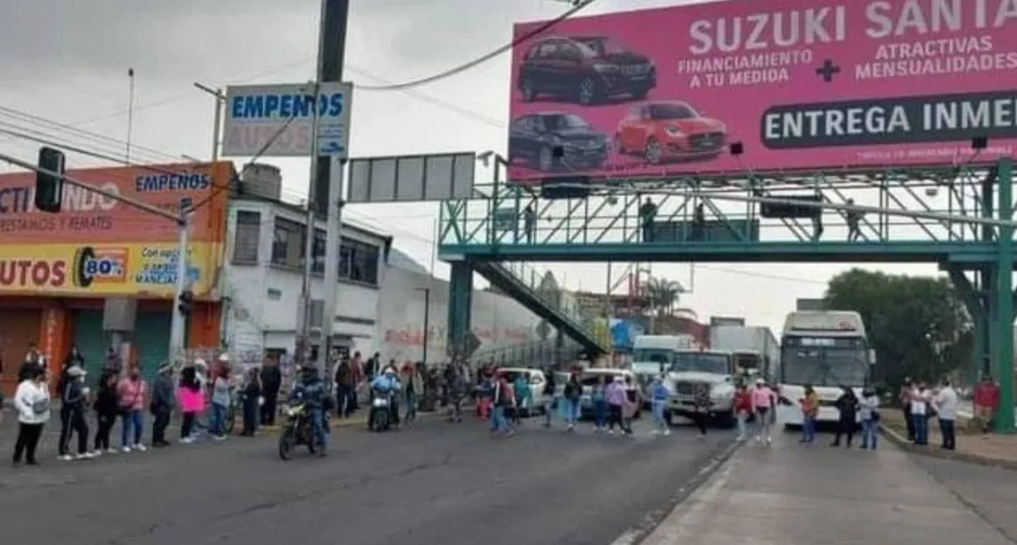 Ecatepec:Vecinos exigen abastecimiento de agua, bloquean Vía Morelos