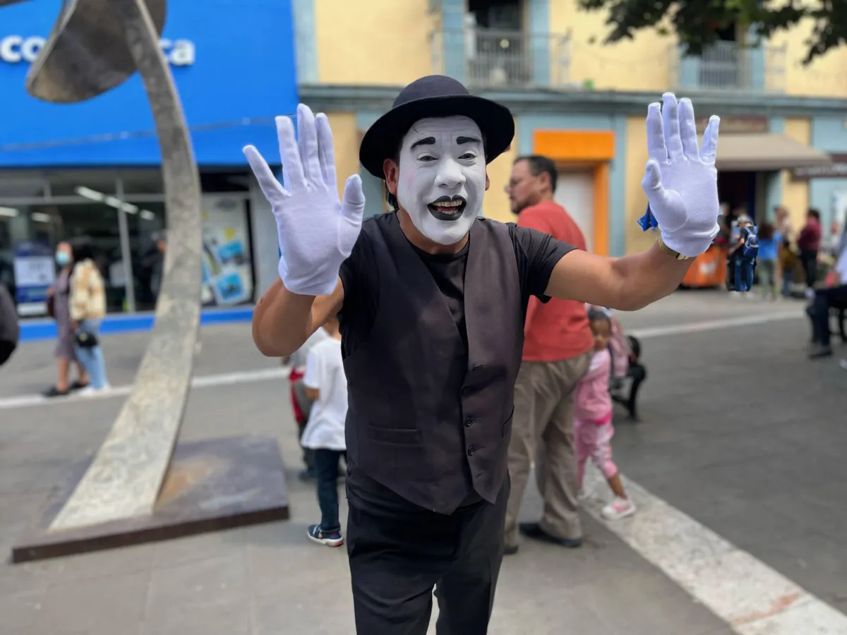 Mimo Alejandro lucha por la permanencia de su show en las calles de Toluca
