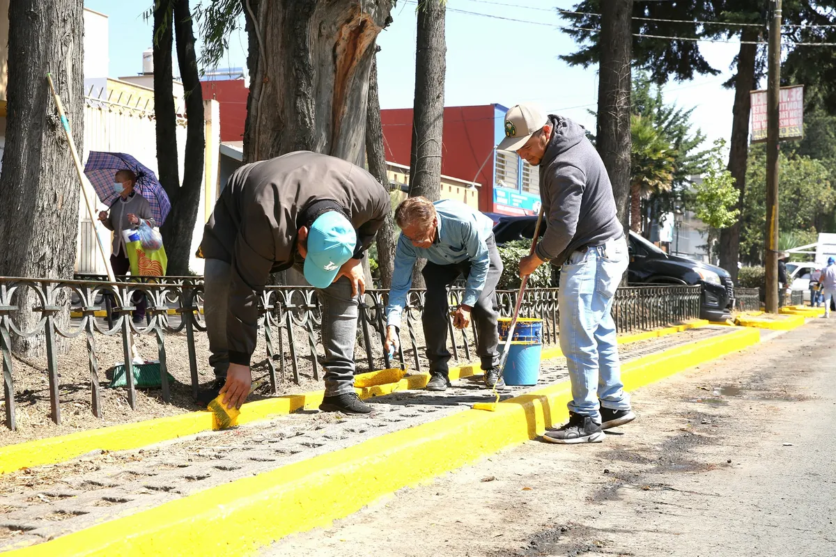 Las actividades incluyeron también la rehabilitación de guarniciones, bancas y rejas.